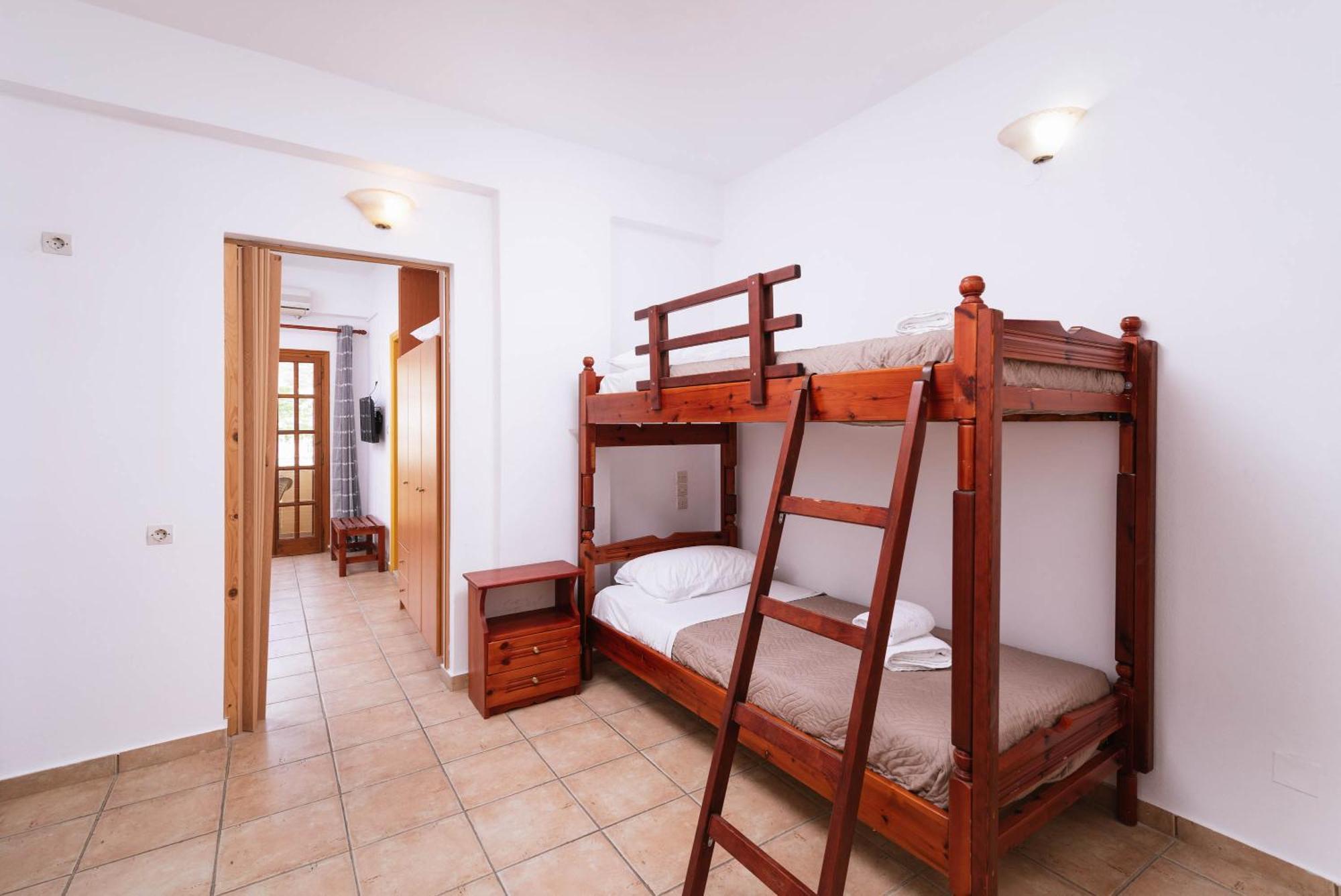 Matala Bay Hotel & Apartments Bilik gambar