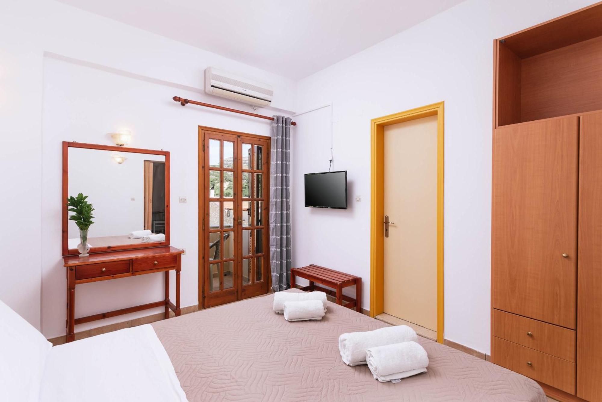 Matala Bay Hotel & Apartments Bilik gambar