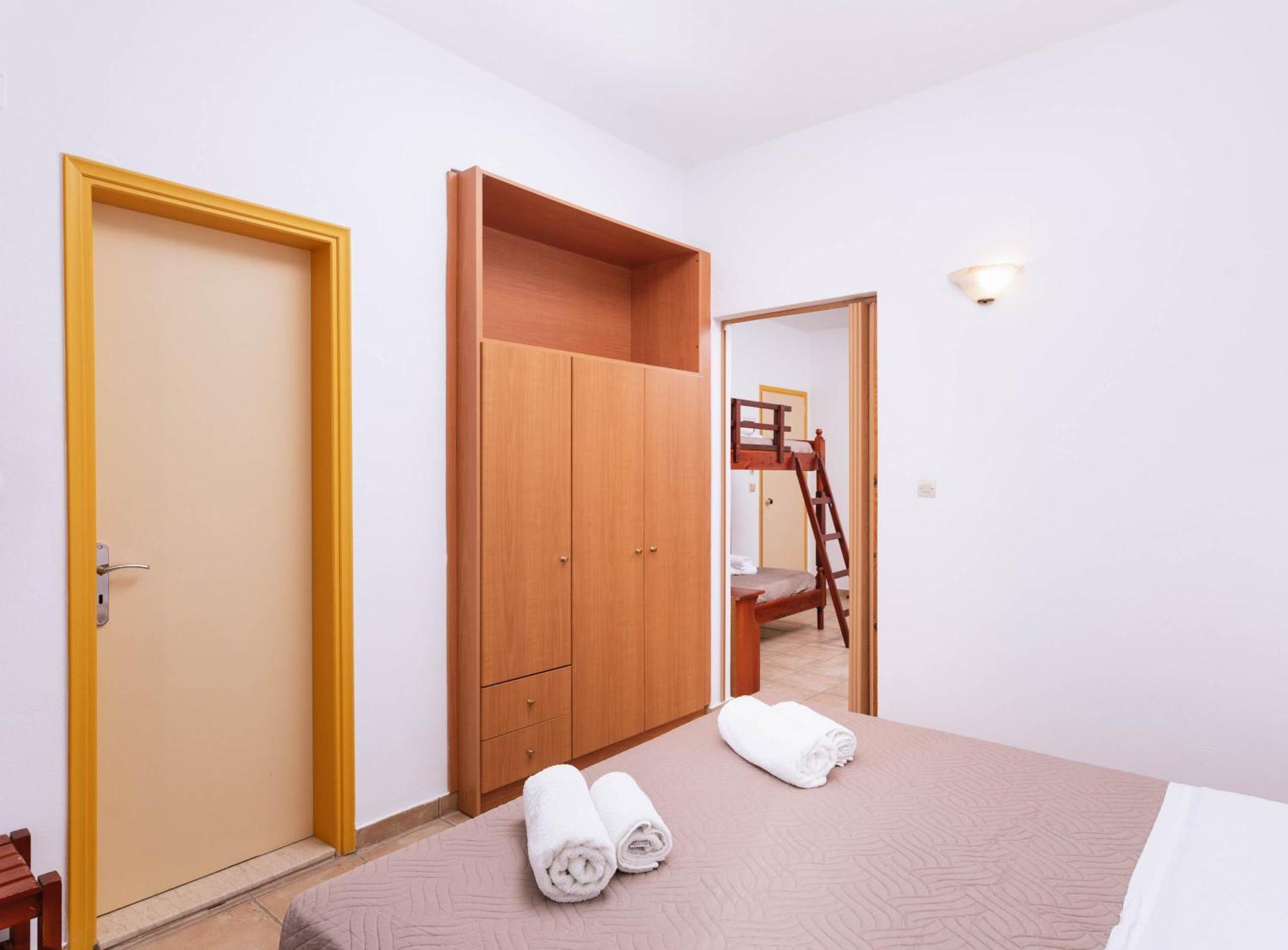 Matala Bay Hotel & Apartments Bilik gambar