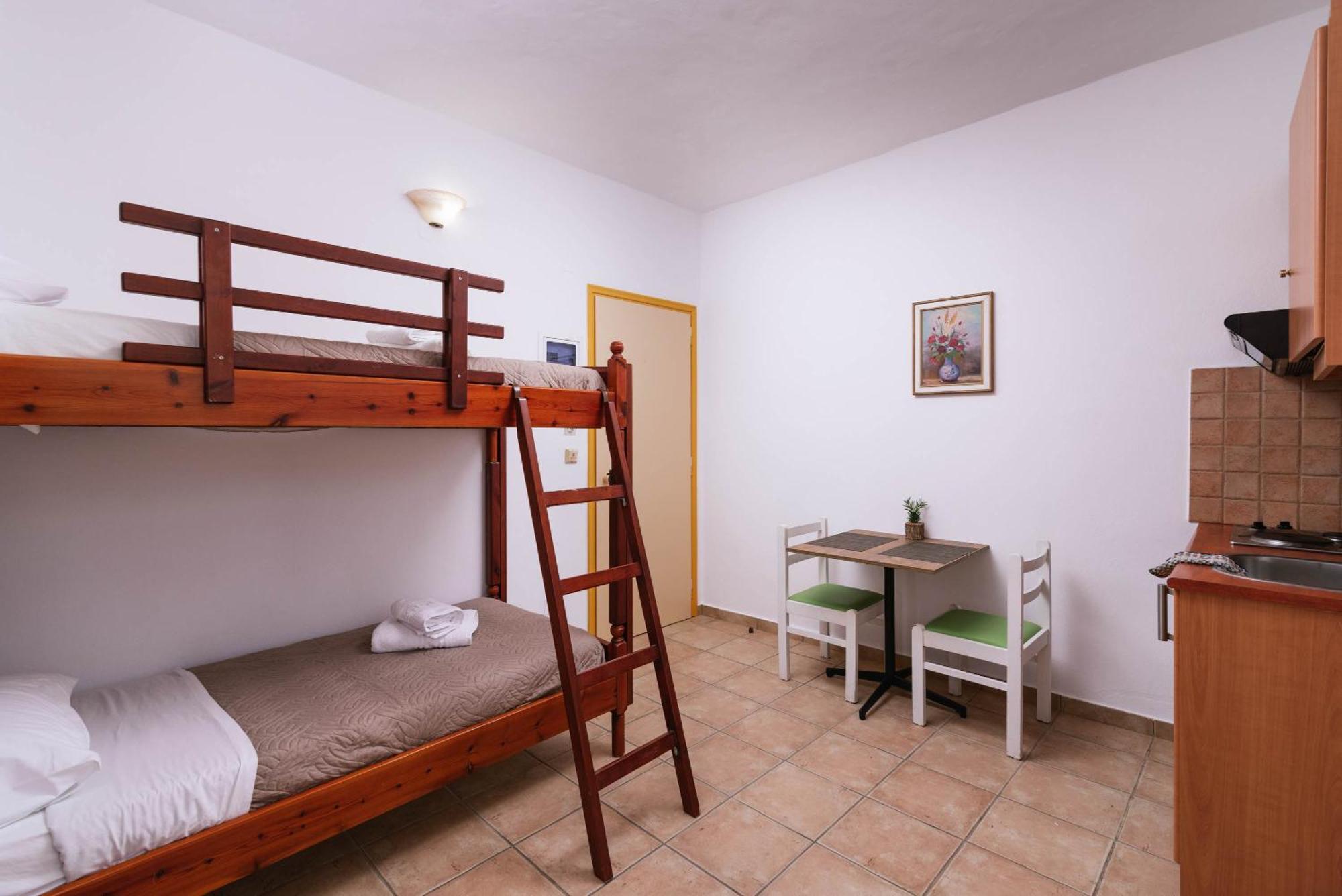 Matala Bay Hotel & Apartments Bilik gambar