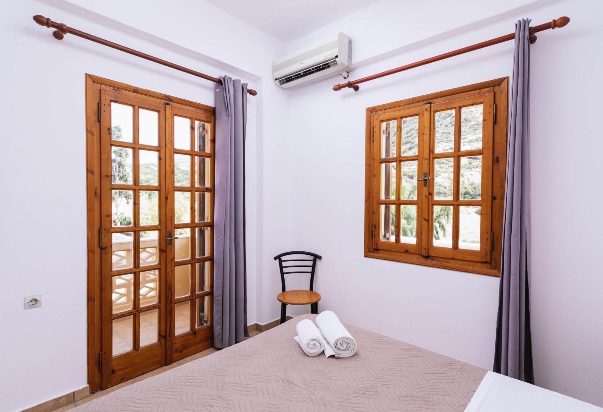 Matala Bay Hotel & Apartments Bilik gambar