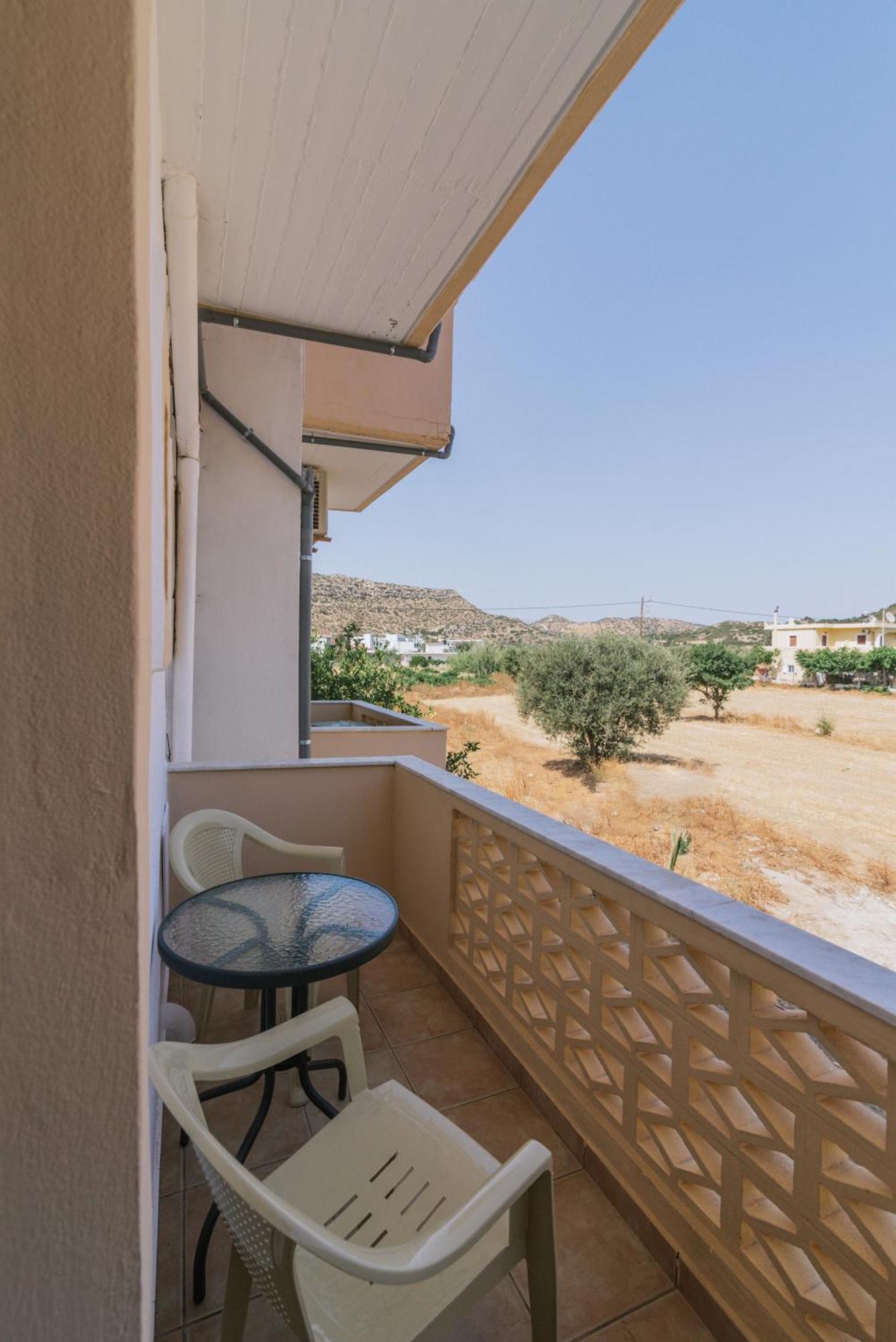 Matala Bay Hotel & Apartments Bilik gambar