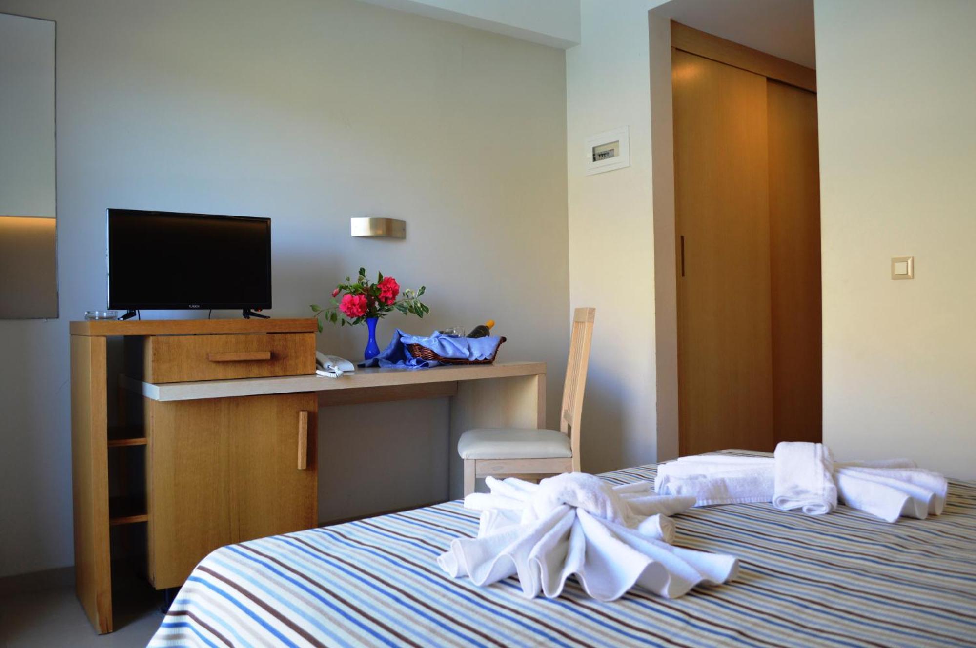 Matala Bay Hotel & Apartments Bilik gambar