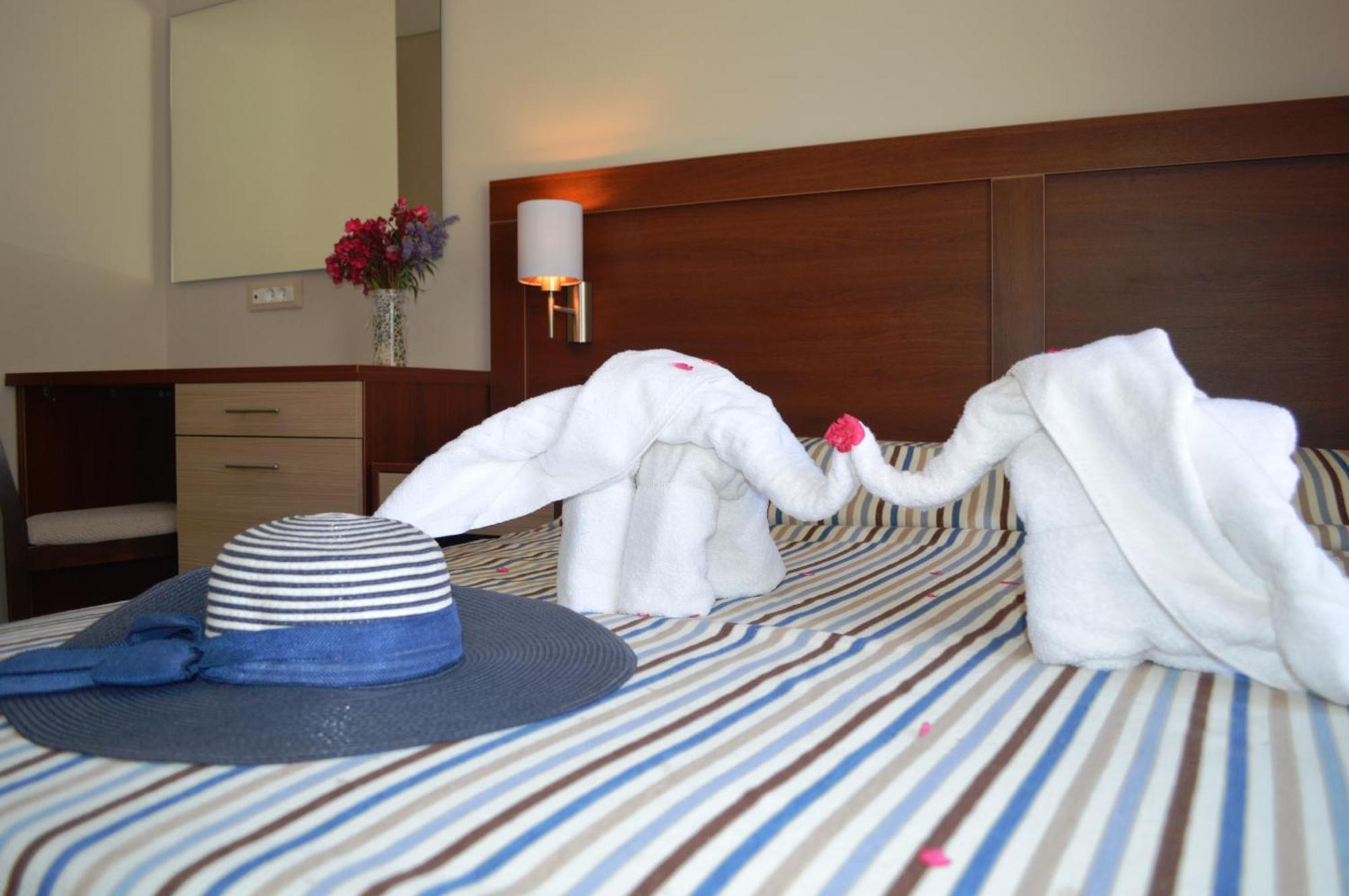 Matala Bay Hotel & Apartments Bilik gambar