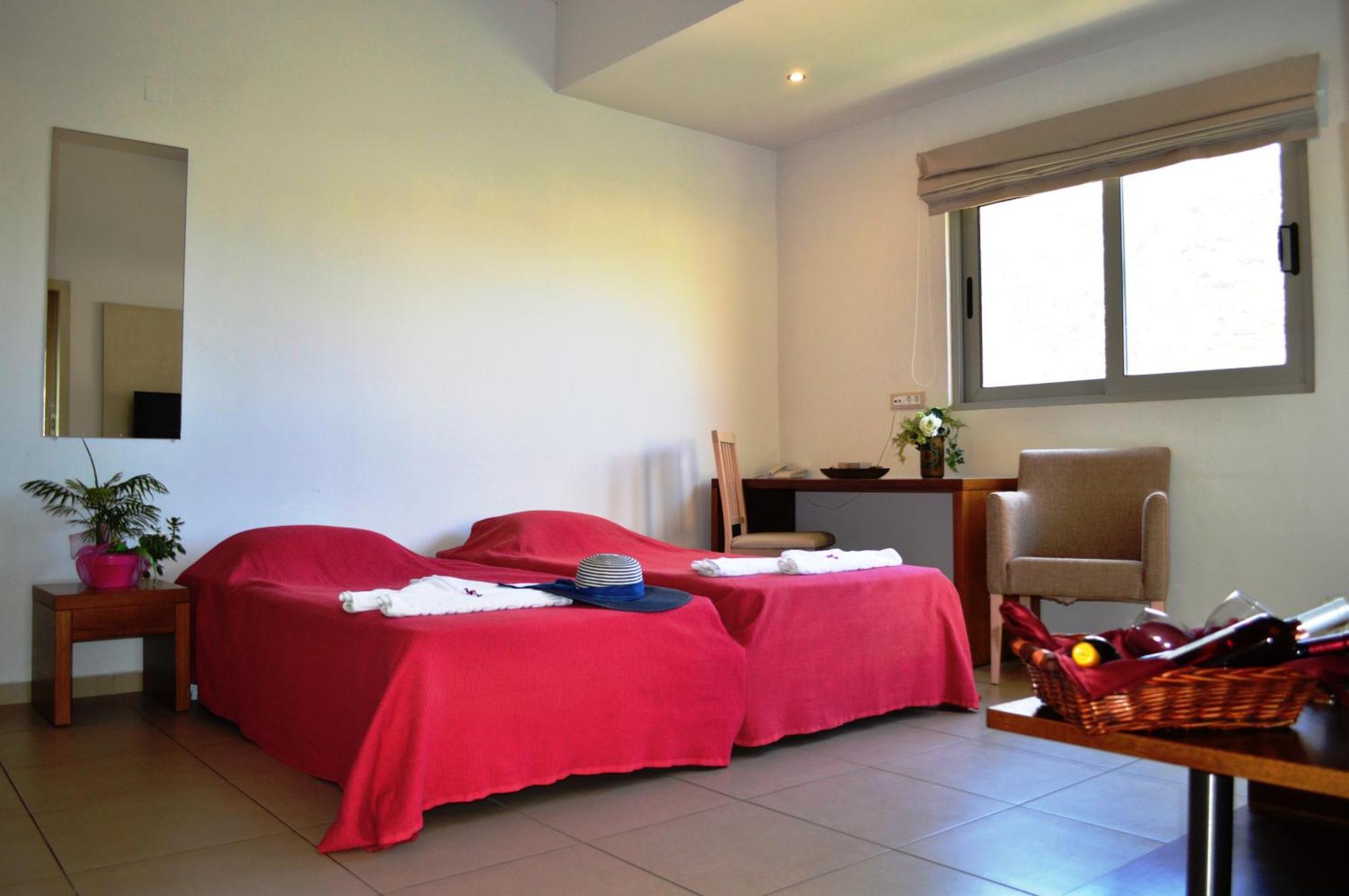 Matala Bay Hotel & Apartments Bilik gambar